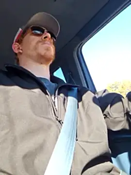 Snapshot of REDHAMMER_ chatting on February 20, 9:15 pm REDHAMMER online show from February 20, 9:15 pm