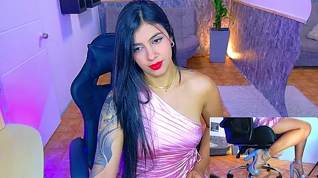 Snapshot of emily_jones_1 chatting on September 22, 4:20 pm emily jones 1 online show from September 22, 4:20 pm