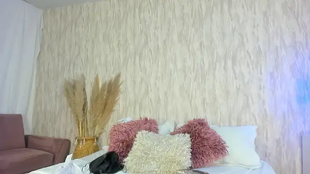 Snapshot of emily_parkerr chatting on December 3, 9:23 pm emily parkerr online show from December 3, 9:23 pm