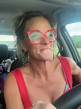 Snapshot of vixendoll87 chatting on July 20, 12:03 am vixendoll87 online show from July 20, 12:03 am