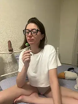 BeatriceTender online show from March 20, 6:20 pm