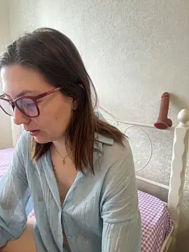 BeatriceTender online show from March 19, 7:01 am