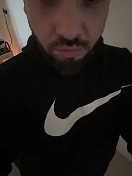 Snapshot of HairyArab90 chatting on February 12, 2:34 pm HairyArab90 online show from February 12, 2:34 pm