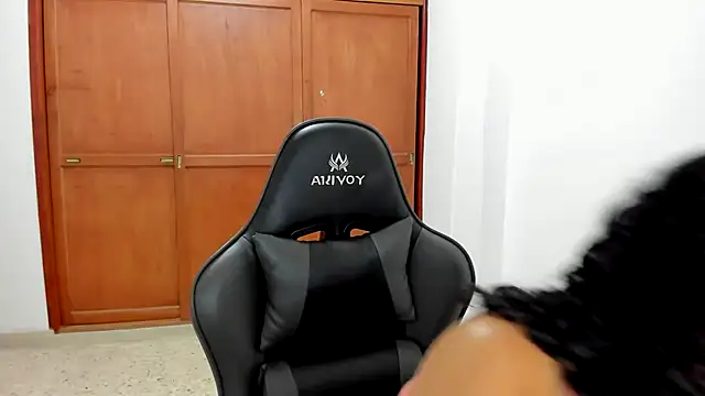 avellanatammy online show from December 7, 1:47 am