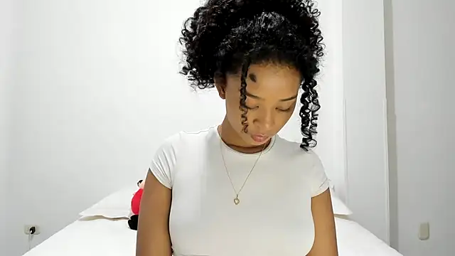 avellanatammy online show from December 11, 3:24 am