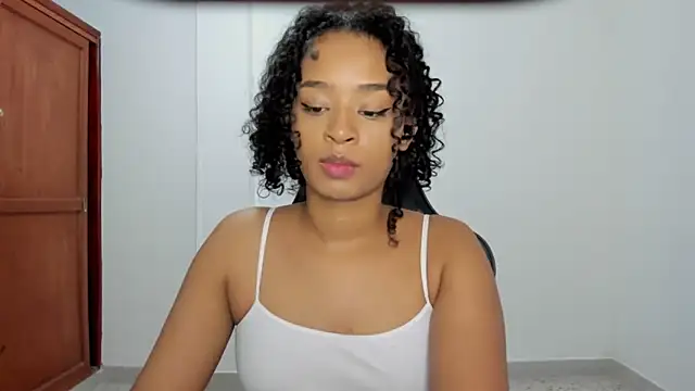 avellanatammy online show from November 14, 1:04 am