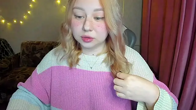 Snapshot of Milafoxxxy chatting on October 7, 8:50 pm Milafoxxxy online show from October 7, 8:50 pm