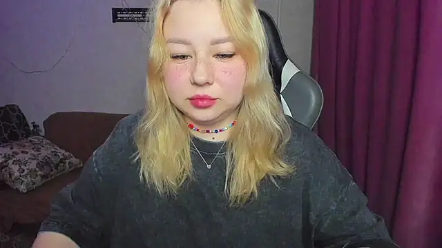 Milafoxxxy online show from November 24, 6:18 pm