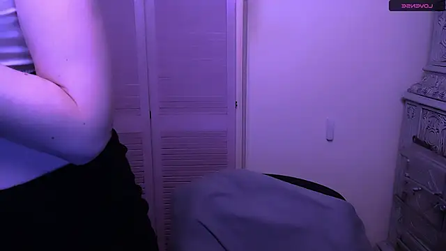 AmandaSell online show from January 1, 3:57 pm