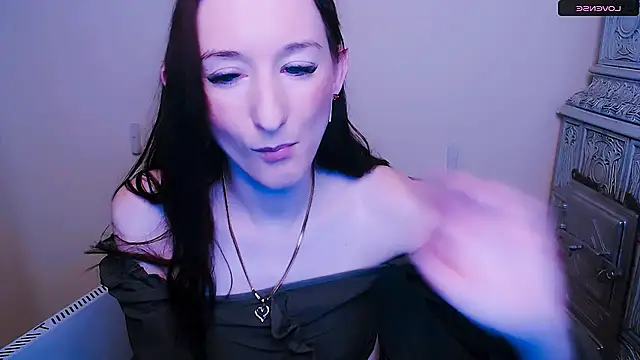 AmandaSell online show from February 7, 11:45 am