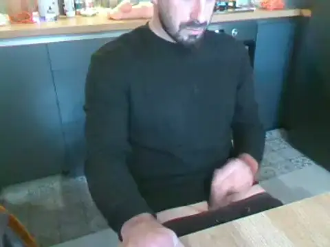 Snapshot of giorgakaci69 chatting on December 2, 11:01 am giorgakaci69 online show from December 2, 11:01 am