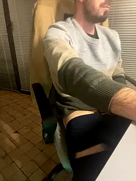 Snapshot of giorgakaci69 chatting on December 17, 4:57 pm giorgakaci69 online show from December 17, 4:57 pm