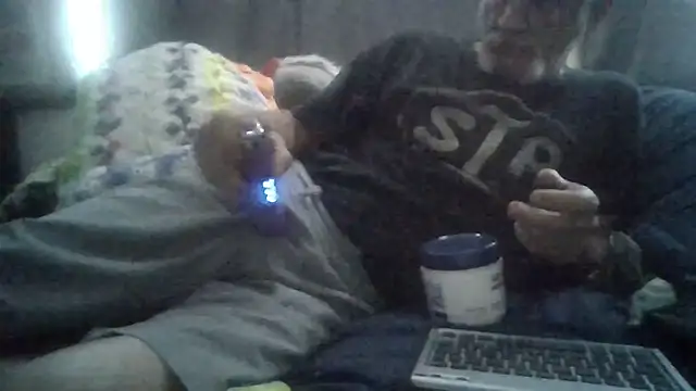 Snapshot of den-rock4u chatting on November 5, 3:01 pm den-rock4u online show from November 5, 3:01 pm