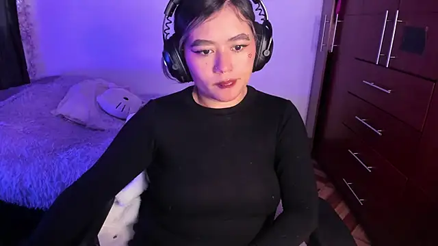 StephaniFox online show from October 24, 10:28 pm