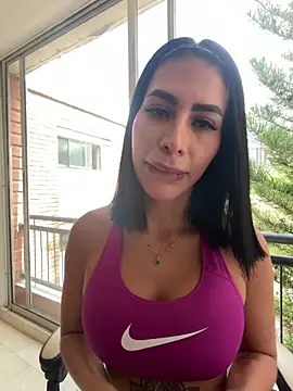 Snapshot of Dj_scarlettmorreti chatting on December 20, 5:31 pm Dj scarlettmorreti online show from December 20, 5:31 pm