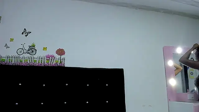 Snapshot of LariissaWilson chatting on September 12, 5:29 am LariissaWilson online show from September 12, 5:29 am