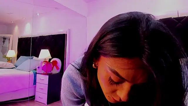 Snapshot of Holly_Brensonexx_ chatting on February 16, 1:49 pm Holly Brensonexx online show from February 16, 1:49 pm