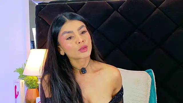 Snapshot of Holly_Brensonexx_ chatting on October 28, 1:03 pm Holly Brensonexx online show from October 28, 1:03 pm