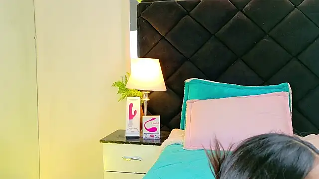 Snapshot of Holly_Brensonexx_ chatting on November 22, 4:06 pm Holly Brensonexx online show from November 22, 4:06 pm