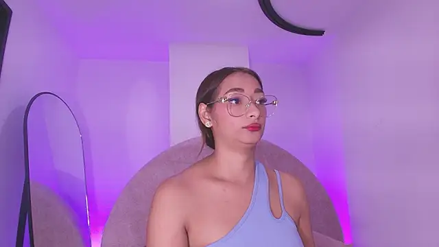 vale ross  online show from March 26, 3:01 am