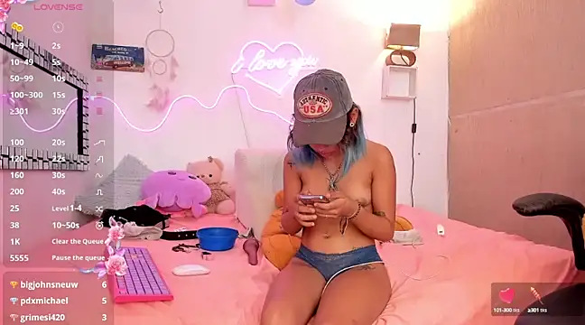 Snapshot of lilith_horny chatting on February 18, 7:19 pm lilith horny online show from February 18, 7:19 pm