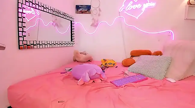 Snapshot of lilith_horny chatting on February 25, 11:19 am lilith horny online show from February 25, 11:19 am