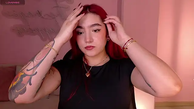 ViolettCastel online show from December 3, 6:17 pm