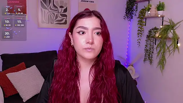 Snapshot of ViolettCastel chatting on April 2, 7:00 pm ViolettCastel online show from April 2, 7:00 pm