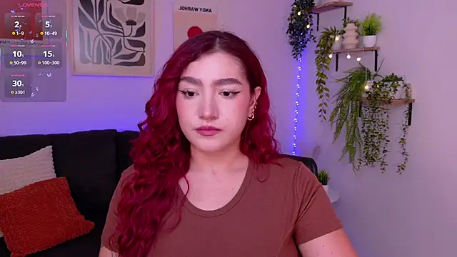 Snapshot of ViolettCastel chatting on April 9, 7:41 pm ViolettCastel online show from April 9, 7:41 pm