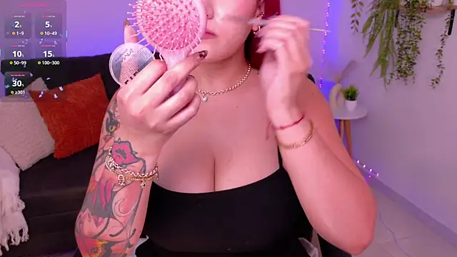 Snapshot of ViolettCastel chatting on April 11, 4:44 pm ViolettCastel online show from April 11, 4:44 pm