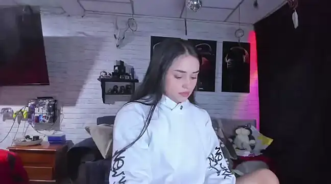 Kimmymadison- online show from December 28, 2:43 am