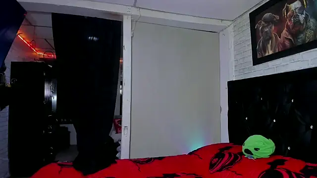 Kimmymadison- online show from March 6, 9:20 pm