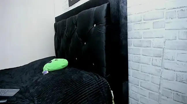 Kimmymadison- online show from March 19, 7:49 pm