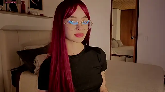 Snapshot of Roxxy_mora chatting on October 20, 10:10 pm Roxxy mora online show from October 20, 10:10 pm
