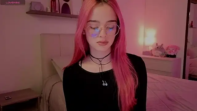 Roxxy mora online show from December 3, 10:19 pm