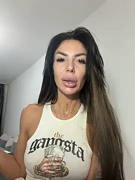 RaquelleVon online show from March 30, 4:35 am