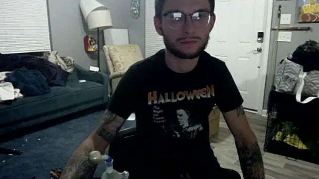 hungkubenski online show from November 25, 4:34 am