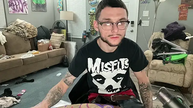 hungkubenski online show from February 13, 5:03 am