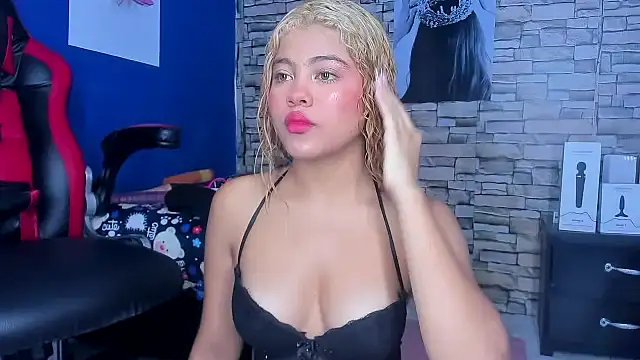 Snapshot of sofiacastillo01 chatting on March 18, 12:58 pm sofiacastillo01 online show from March 18, 12:58 pm