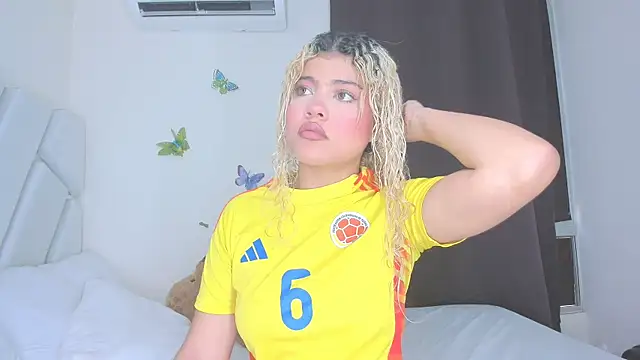 sofiacastillo01 online show from March 26, 3:39 pm