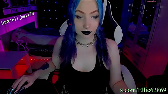 Snapshot of Kitty_goth chatting on January 19, 6:21 pm Kitty goth online show from January 19, 6:21 pm