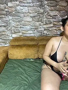 twohornys online show from December 7, 6:59 pm