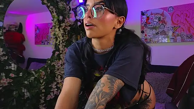 Snapshot of Dann_dan chatting on February 3, 4:43 am Dann dan online show from February 3, 4:43 am