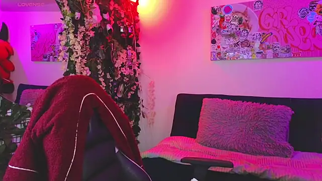 Snapshot of Dann_dan chatting on February 6, 5:01 am Dann dan online show from February 6, 5:01 am