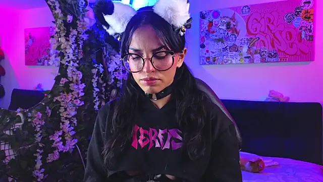 Snapshot of Dann_dan chatting on February 11, 5:01 am Dann dan online show from February 11, 5:01 am