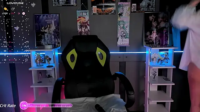 Snapshot of Ellen_Soft chatting on December 18, 5:10 pm Ellen Soft online show from December 18, 5:10 pm