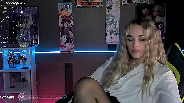 Snapshot of Ellen_Soft chatting on December 20, 8:45 pm Ellen Soft online show from December 20, 8:45 pm