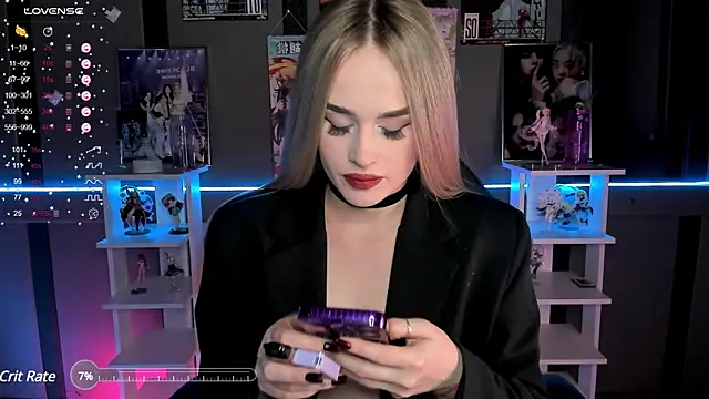 Snapshot of Ellen_Soft chatting on January 6, 6:31 pm Ellen Soft online show from January 6, 6:31 pm