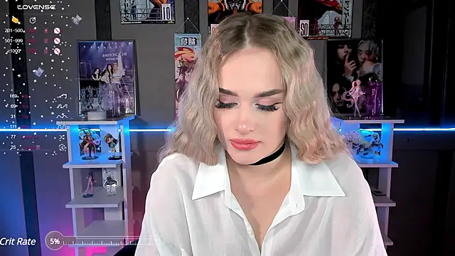 Snapshot of Ellen_Soft chatting on March 7, 8:22 pm Ellen Soft online show from March 7, 8:22 pm