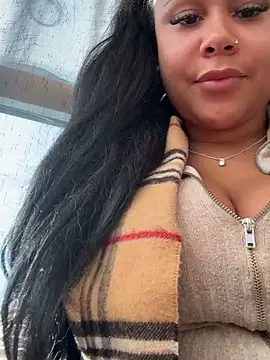 Snapshot of HaileyDiana chatting on February 17, 11:55 am HaileyDiana online show from February 17, 11:55 am